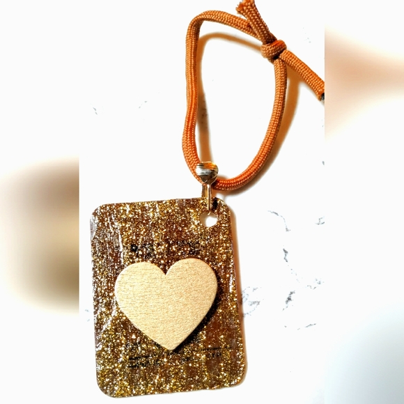 HAPPY HOLIDAYS New (2x) Handcrafted Ornaments/Bag Tags/Keychains! Golden Hearts! - Picture 2 of 7